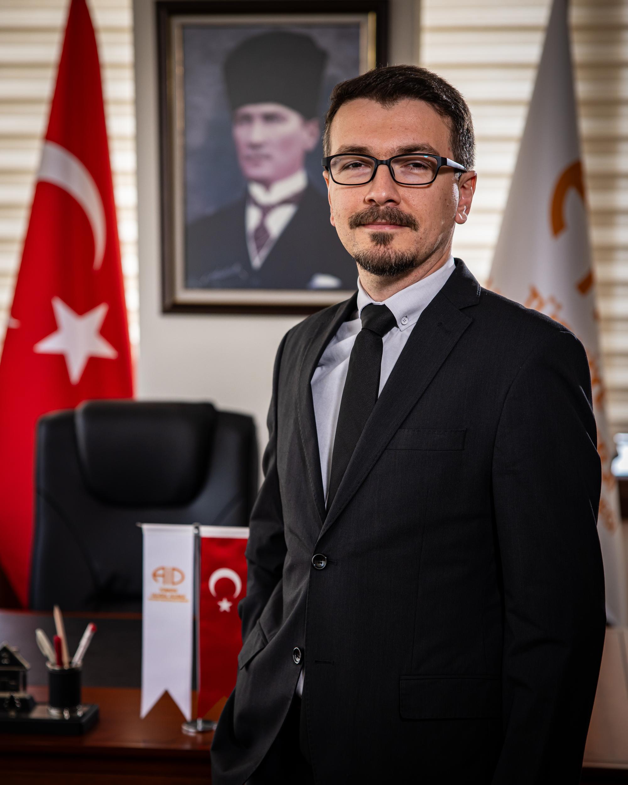 Doç. Dr. Murat Türk
